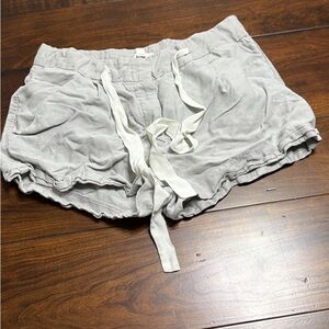 Wilfred Light Gray Cargo Shorts